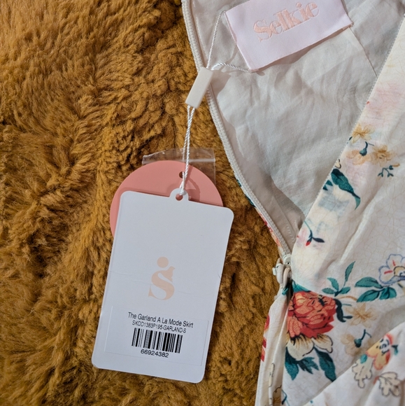 The Garland A La Mode Skirt SELKIE - Picture 4 of 10